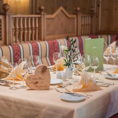 Wellnesshotel Schoenruh - Adults Only Hotel Seefeld in Tirol